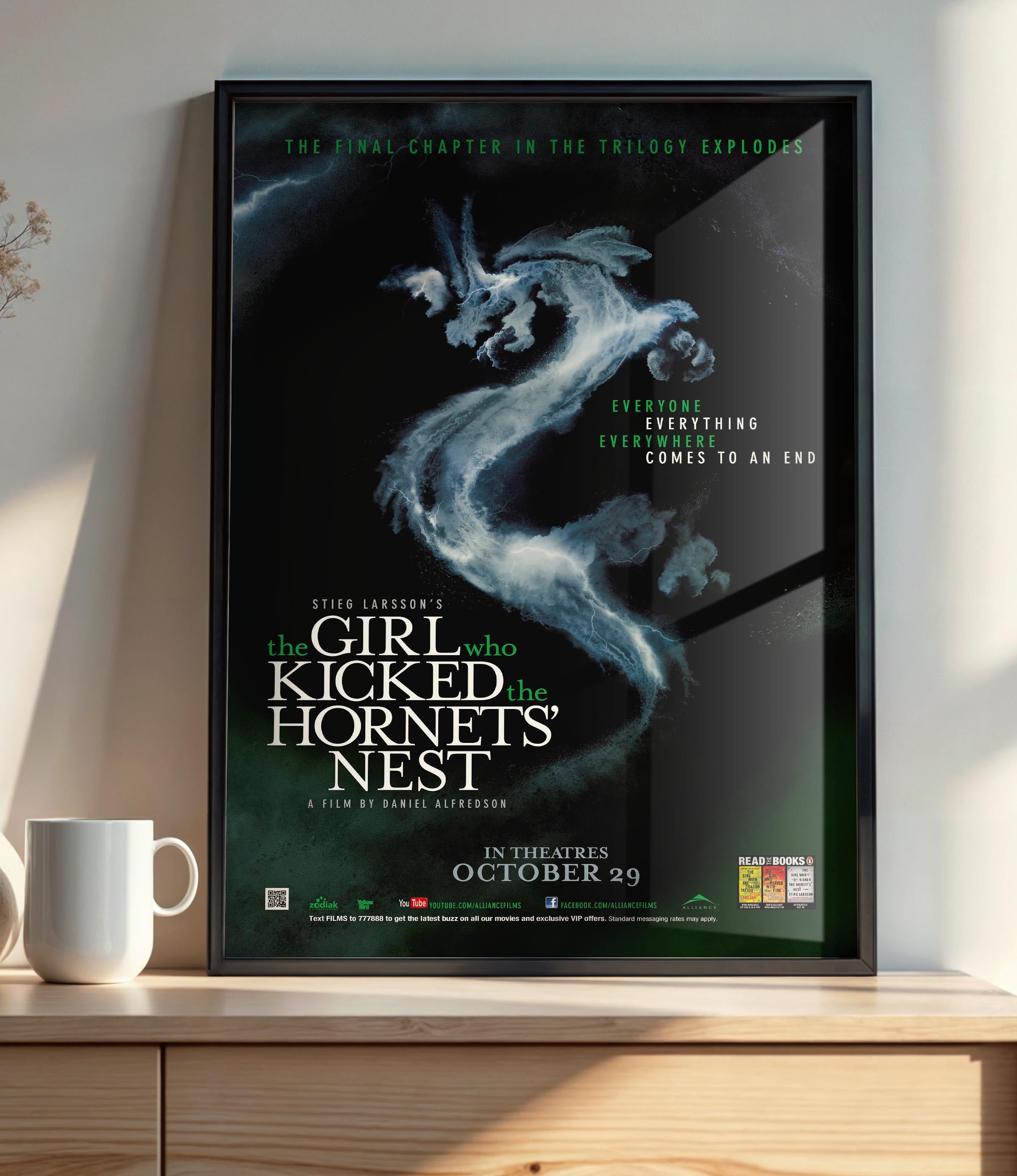 The Girl Who Kicked the Hornet's Nest (2009) B - POSTER